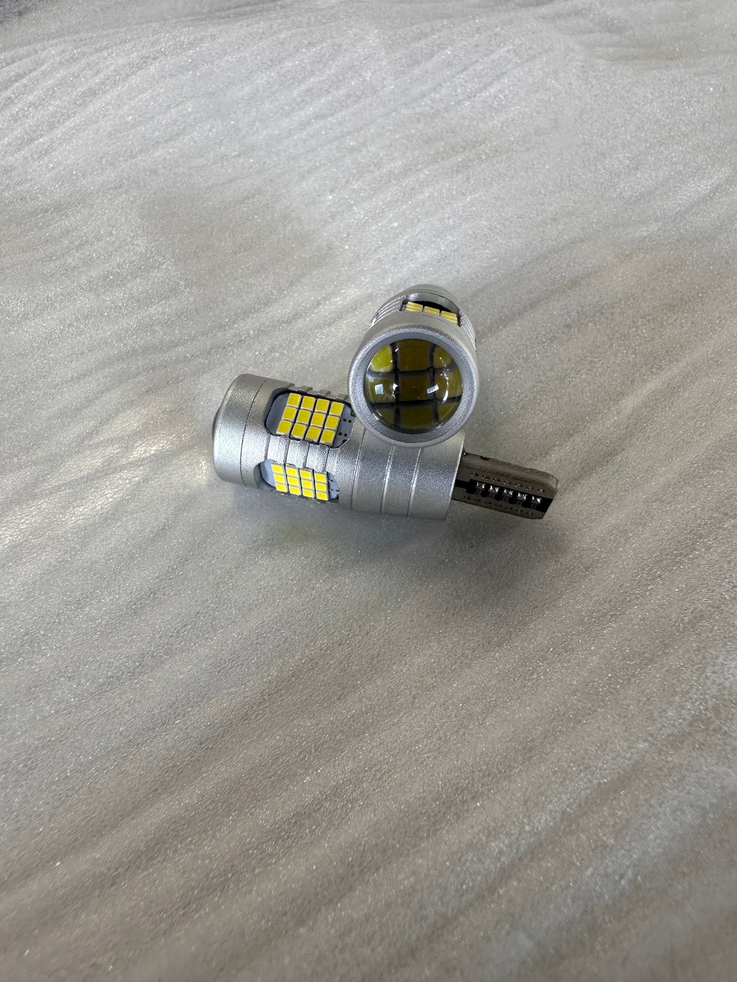 XT15 backup light 950lm